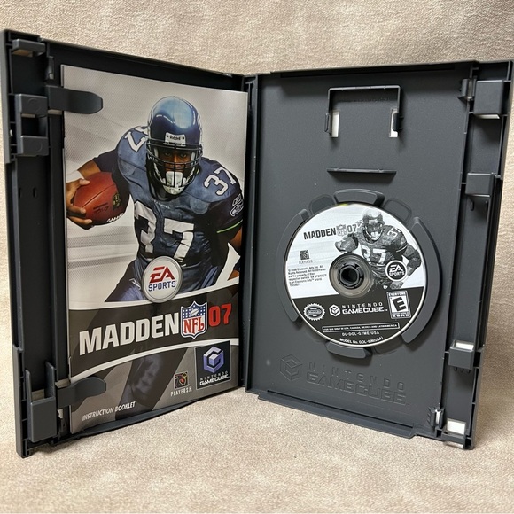 Madden 2007 Nintendo Gamecube Game complete - Picture 2 of 3